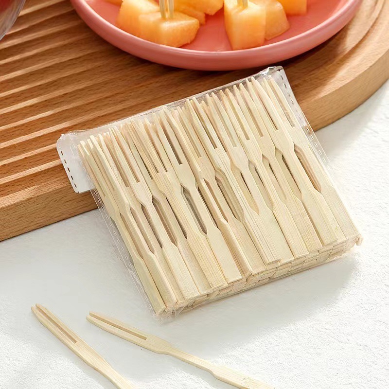 <strong>BAMBOO FRUIT FORK</strong>